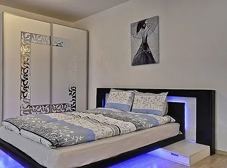 Hotel Luxury In The Forest